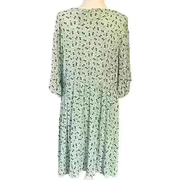 NWT BOOHOO PLUS UK Floral Smock Dress Plus Size 18​ - Picture 2 of 7